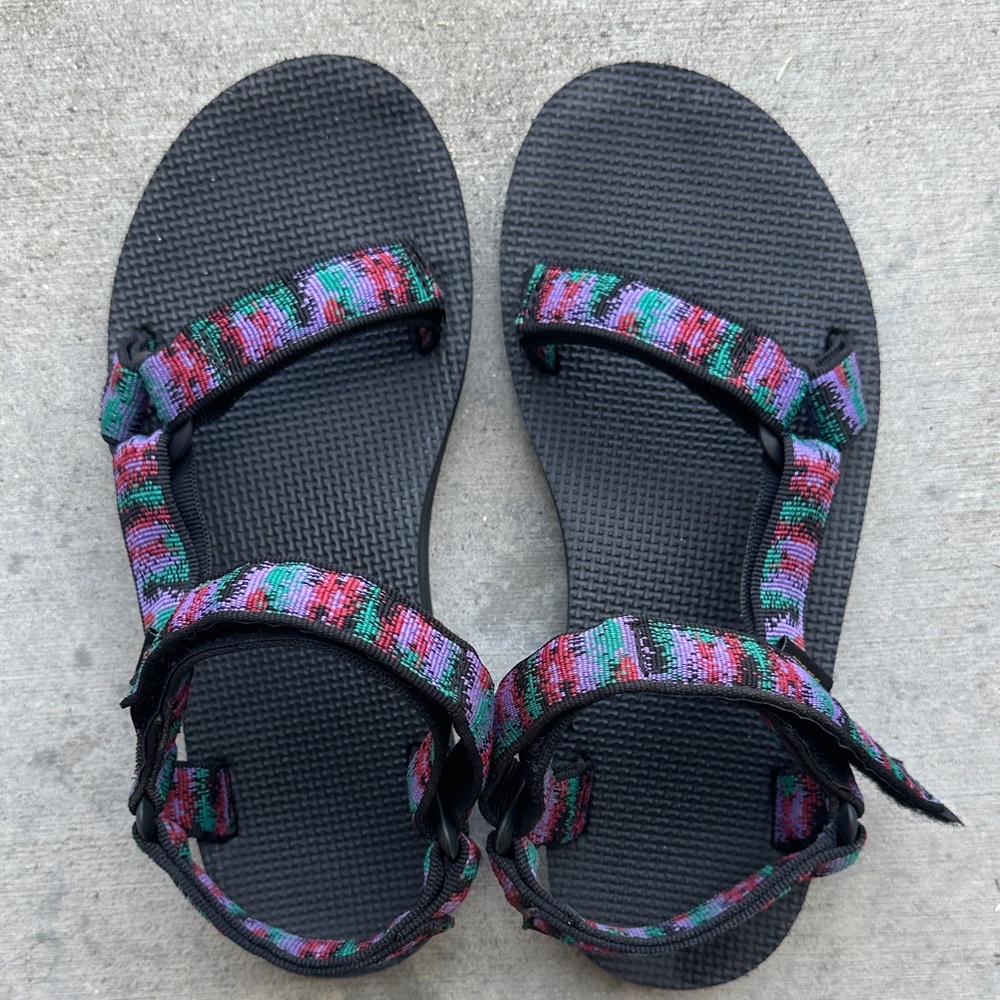 Teva Original Universal Iridescence Rhubarb Black Size 7 EUC